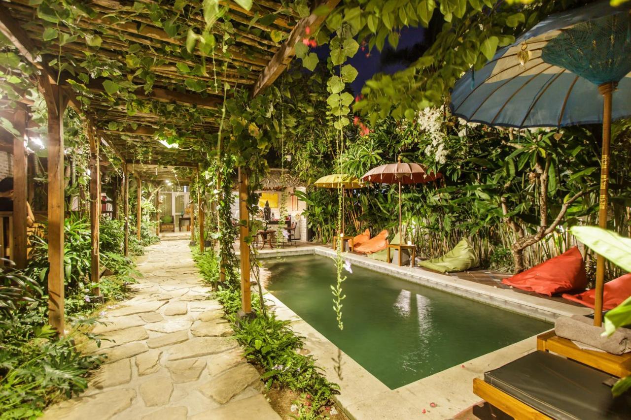 Bening Hut And Spa Seminyak Exterior foto